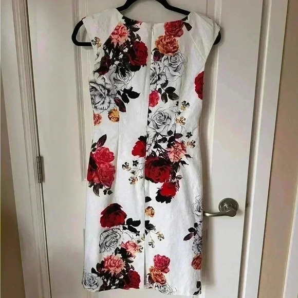 Side Wrap Pleated Floral Print Dress Adrianna Papell size 4 - Picture 3 of 6